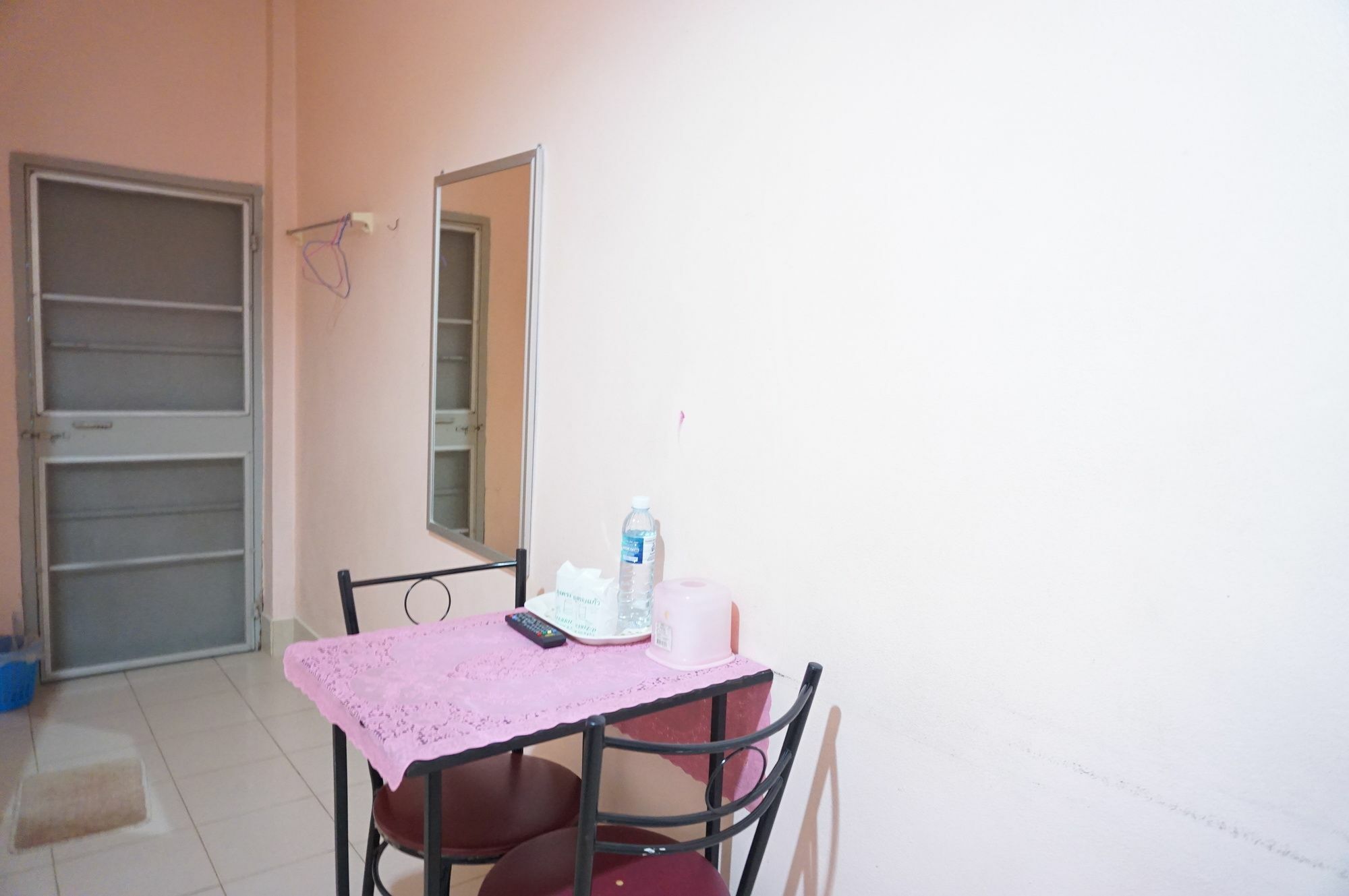 רנונג Montra Guesthouse מראה חיצוני תמונה