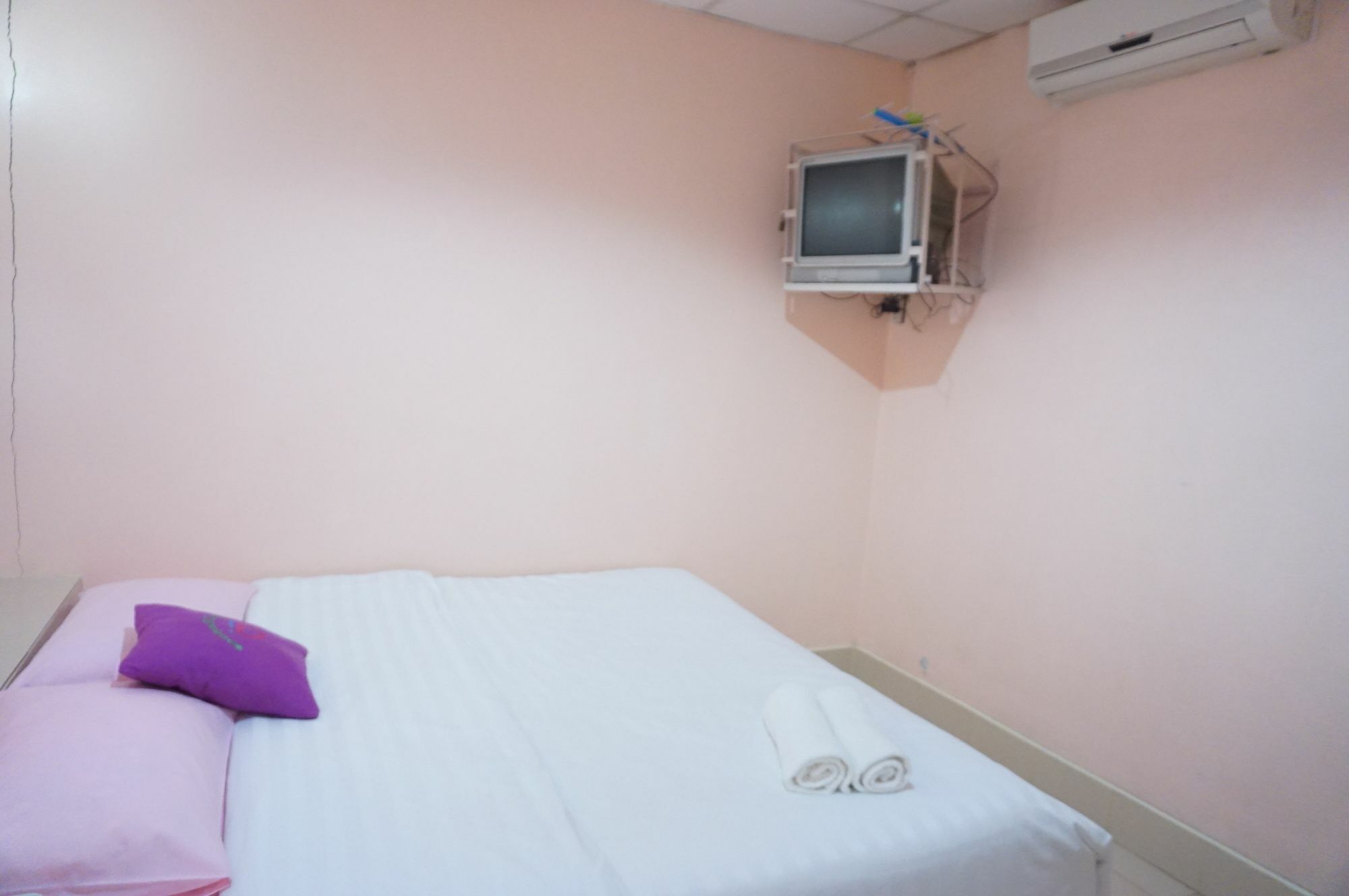 רנונג Montra Guesthouse מראה חיצוני תמונה