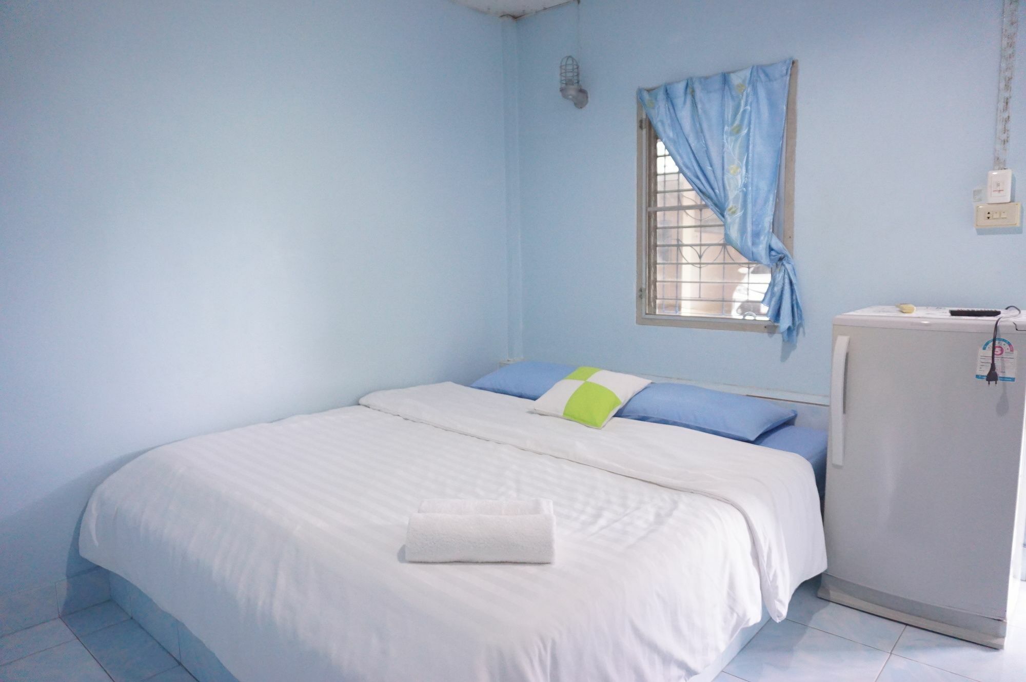 רנונג Montra Guesthouse מראה חיצוני תמונה